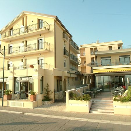 Hotel Bridge Bellaria-Igea Marina Exterior foto