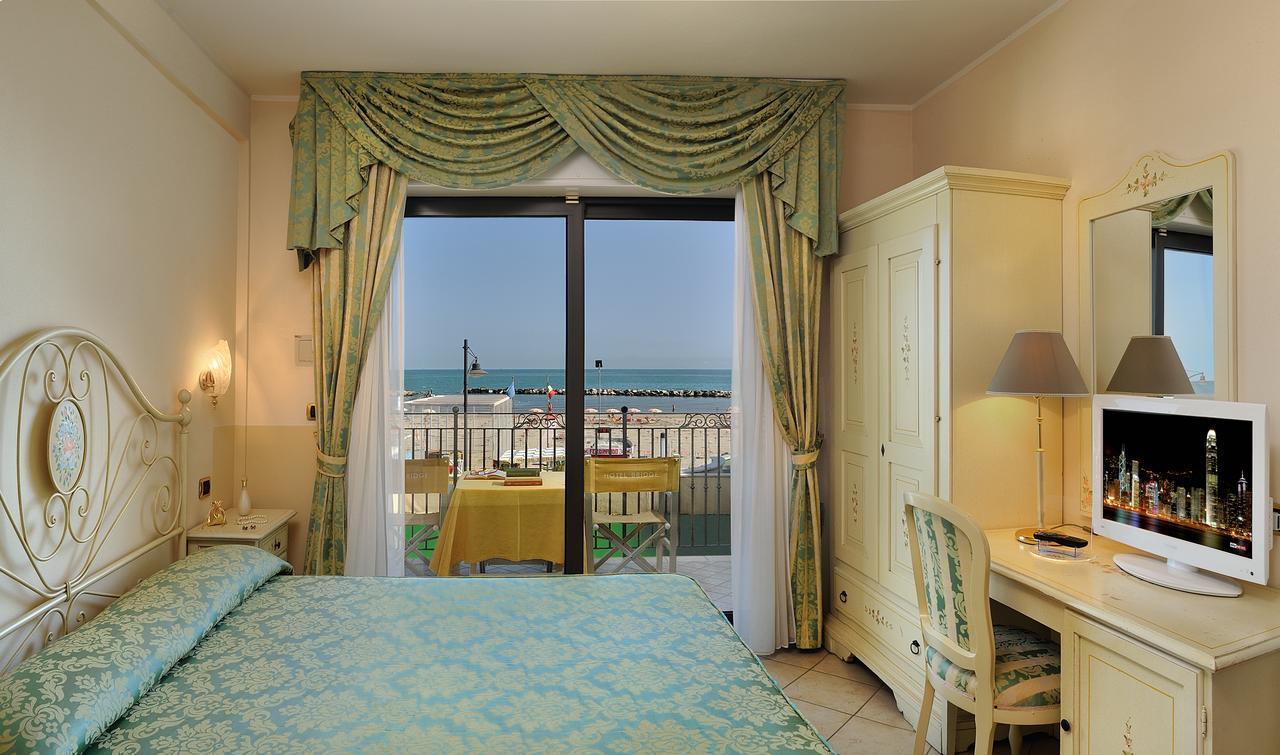 Hotel Bridge Bellaria-Igea Marina Exterior foto