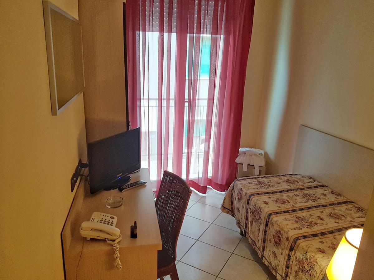 Hotel Bridge Bellaria-Igea Marina Exterior foto